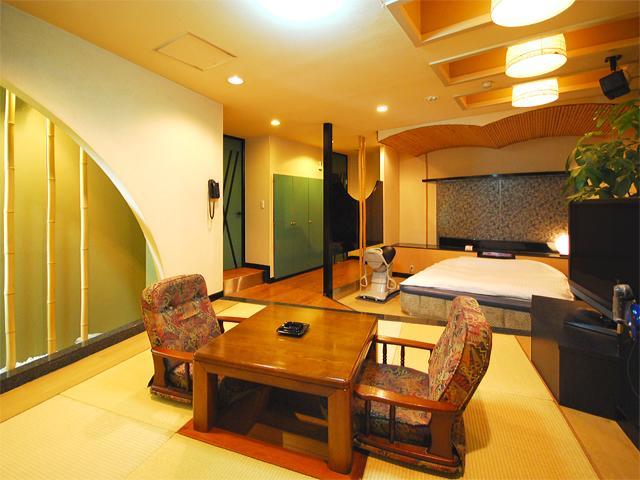 Hotel Rr (Adults Only) Yokkaichi Bagian luar foto