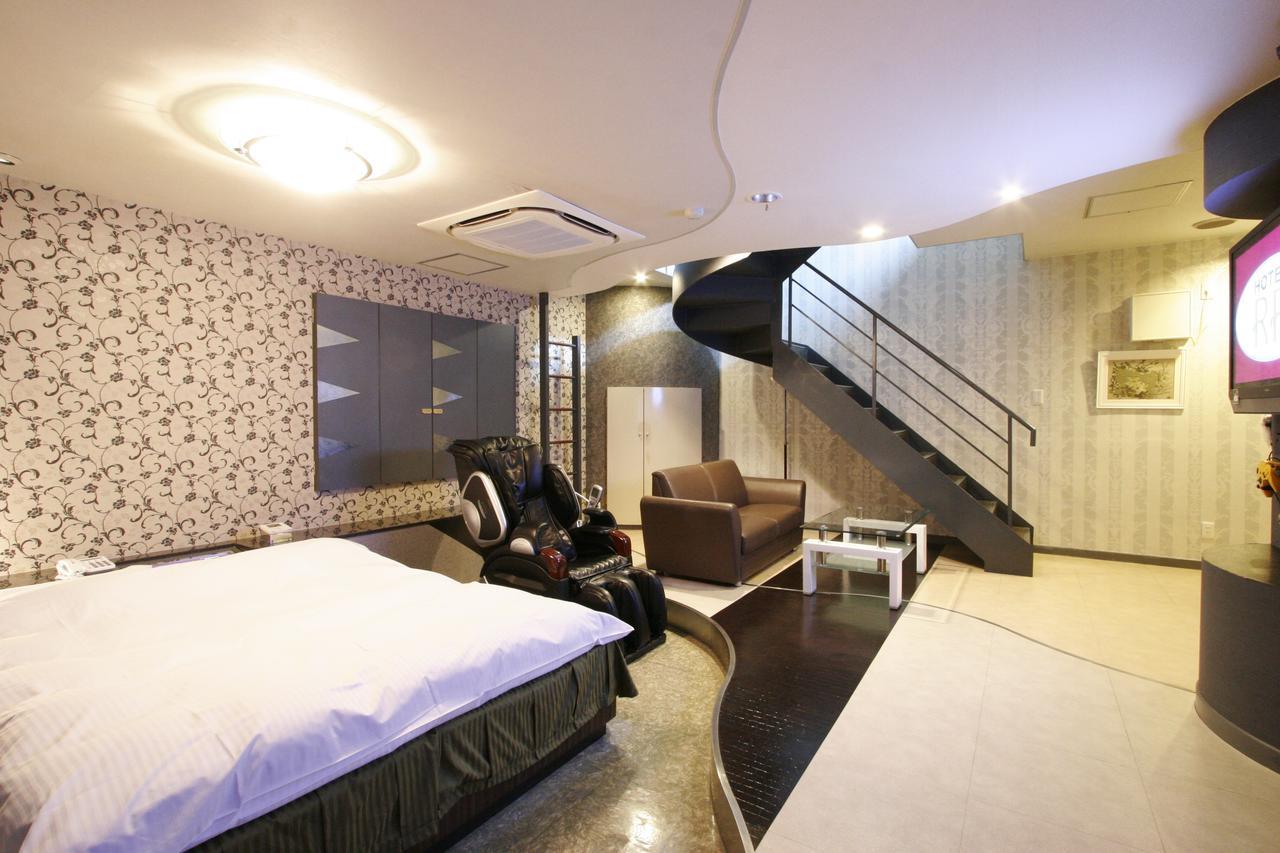 Hotel Rr (Adults Only) Yokkaichi Bagian luar foto