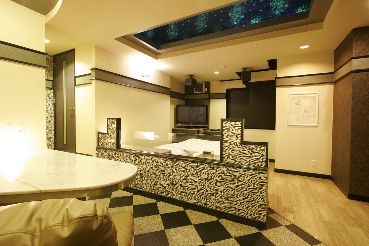 Hotel Rr (Adults Only) Yokkaichi Bagian luar foto